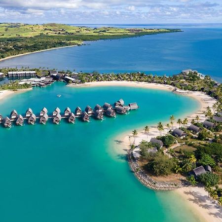 Fiji Marriott Resort Momi Bay Exteriör bild Aerial view of the resort