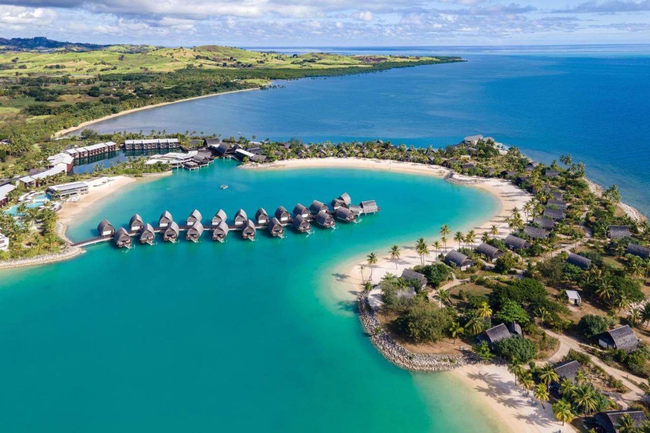 Fiji Marriott Resort Momi Bay Exteriör bild Aerial view of the resort