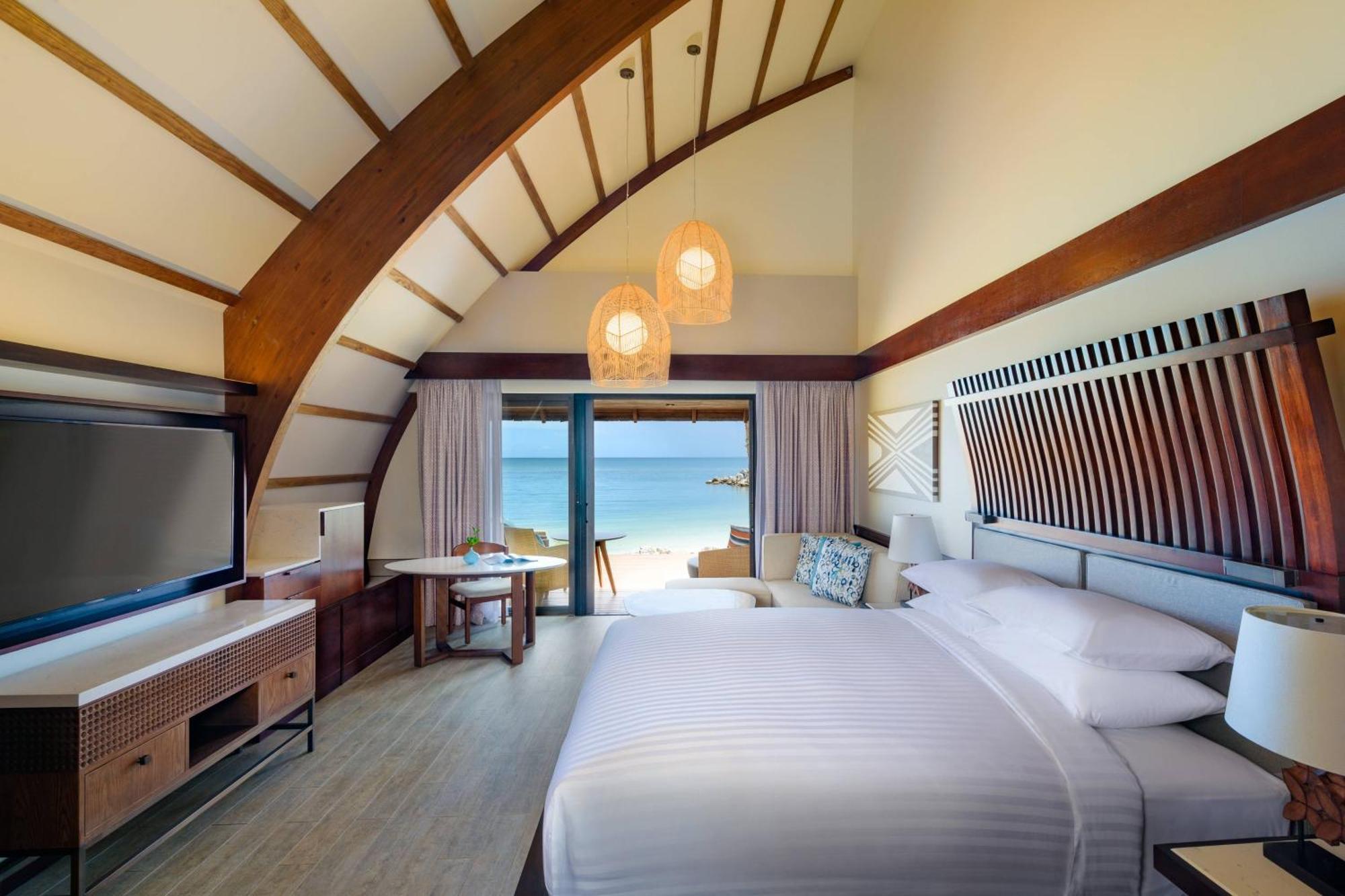 Fiji Marriott Resort Momi Bay Exteriör bild Beachfront Suite